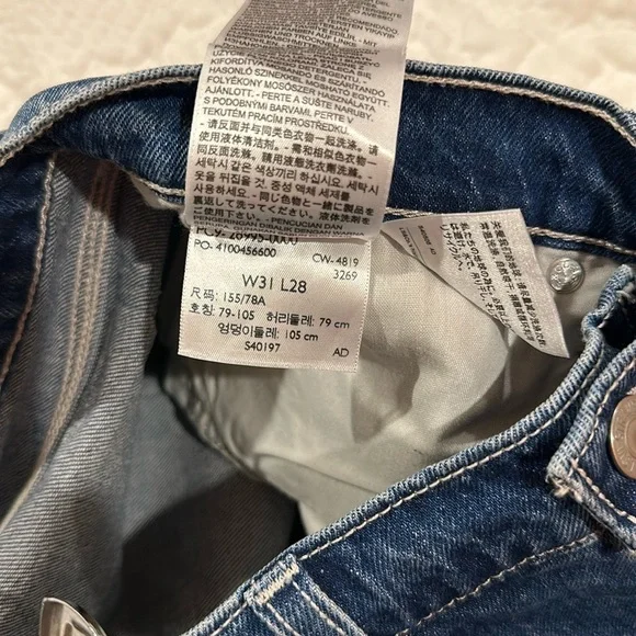 Levi’s Wedgie Straight Jeans - Picture 13 of 13